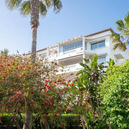 Beachside Getaway In Puerto Banus 3-bedroom In Playa Rocio Apartment *
