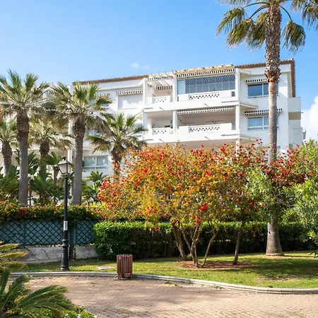 Apartment Beachside Getaway In Puerto Banus 3-bedroom In Playa Rocio *