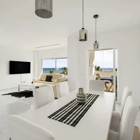 Beachside Getaway In Puerto Banus 3-bedroom In Playa Rocio *
