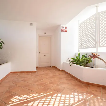 Beachside Getaway In Puerto Banus 3-bedroom In Playa Rocio