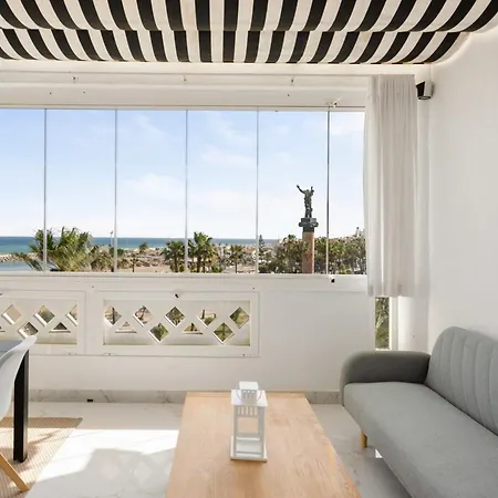 Beachside Getaway In Puerto Banus 3-bedroom In Playa Rocio Apartment *
