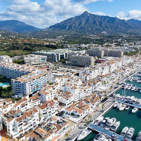 Beachside Getaway In Puerto Banus 3-bedroom In Playa Rocio * Marbella