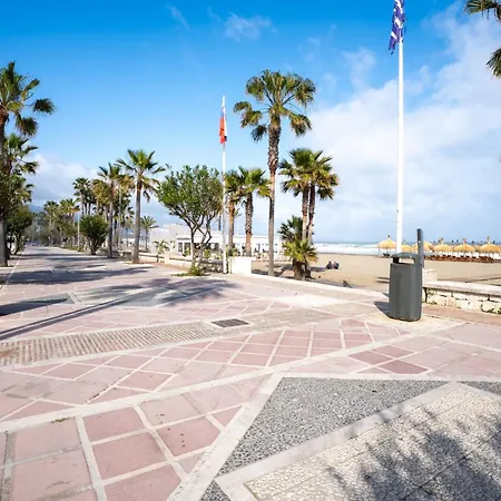 Beachside Getaway In Puerto Banus 3-bedroom In Playa Rocio Apartment Marbella